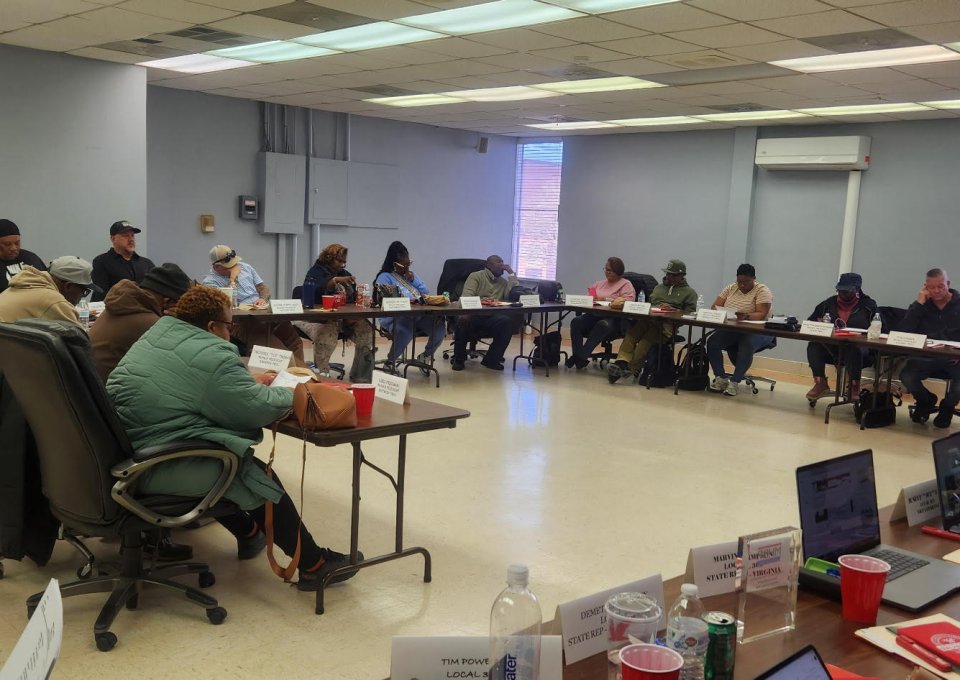 Complete Council Group in meeting